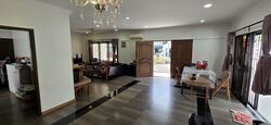 Simon Road (D19), Terrace #547608241
